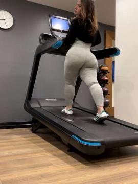 OnlyFans - Ana Pessack / @thebumbumqueen Scene 101 — photo 12 of 20