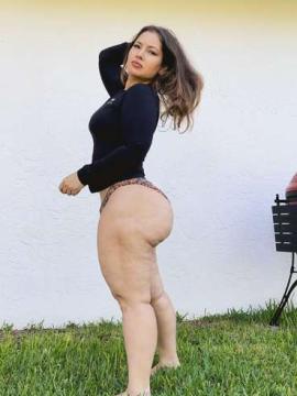 OnlyFans - Ana Pessack / @thebumbumqueen Scene 118 — photo 18 of 20