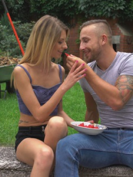 Rebecca Volpetti lures her lover into the bedroom where she sucks him off and gives him a bald pussy stiffie ride — photo 3 of 16