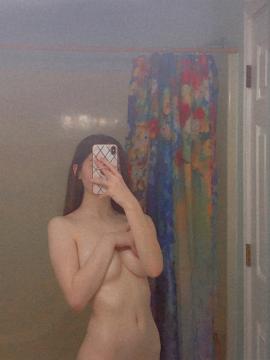 OnlyFans - ren ♡ / @valkcy Scene 7 — photo 4 of 20