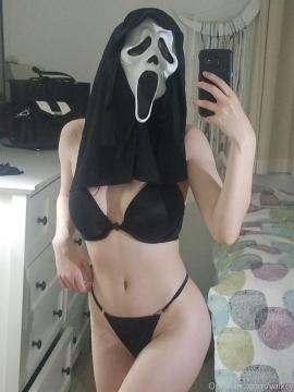 OnlyFans - ren ♡ / @valkcy Scene 7 — photo 17 of 20