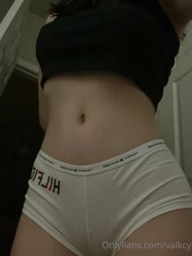 OnlyFans - ren ♡ / @valkcy Scene 15 — photo 7 of 20