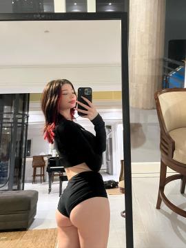 OnlyFans - ren ♡ / @valkcy Scene 19 — photo 18 of 20