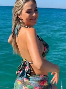 OnlyFans - Rebekah Leah 🤩😍😘 Scene 20 — photo 13 of 20