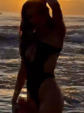 OnlyFans - Rebekah Leah 🤩😍😘 Scene 28 — photo 9 of 20