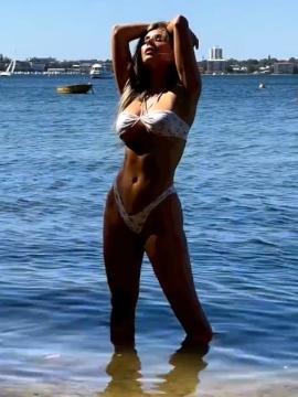 OnlyFans - Rebekah Leah 🤩😍😘 Scene 29 — photo 11 of 20