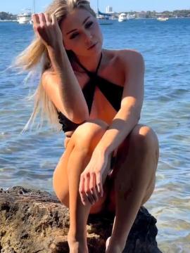 OnlyFans - Rebekah Leah 🤩😍😘 Scene 45 — photo 14 of 20