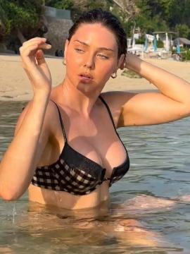 OnlyFans - Rebekah Leah 🤩😍😘 Scene 51 — photo 10 of 20