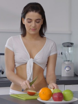 Sexy babe Liza Kolt gives her lover a deep throat blowjob and welcomes him deep insider her landing strip pussy — photo 1 of 16