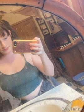 OnlyFans - That One Redhead / @blazedbeaut Scene 33 — photo 3 of 20