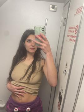 OnlyFans - Leah Gotti / @leahgotti Scene 9 — photo 6 of 20