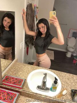 OnlyFans - Leah Gotti / @leahgotti Scene 19 — photo 3 of 20