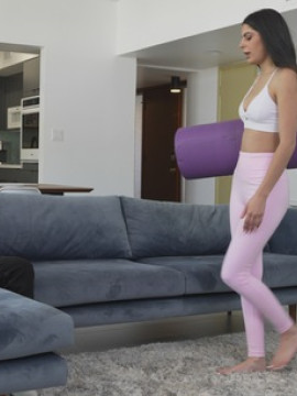 Lovely Latina teen Angel Gostosa uses tight leggings and a yoga workout to seduce her brother's friend into fucking her — photo 7 of 16