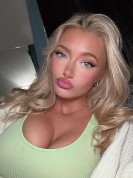 OnlyFans - Aspen Faye / @aspenfaye Scene 5 — photo 4 of 20