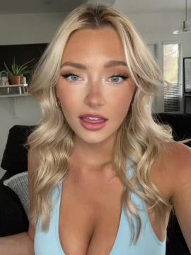 OnlyFans - Aspen Faye / @aspenfaye Scene 5 — photo 19 of 20