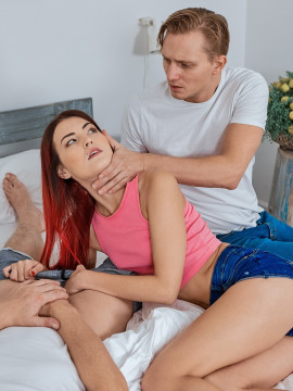 One babe gets two dicks — photo 4 of 16