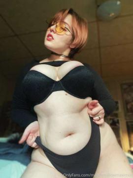 OnlyFans - marshmallowmaximus / @marshmallowmaximus Scene 8 — photo 18 of 20