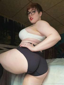 OnlyFans - marshmallowmaximus / @marshmallowmaximus Scene 43 — photo 12 of 20