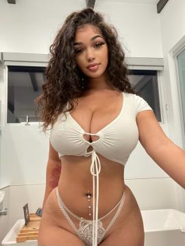 OnlyFans - Lexi2Legit / @hott4lexi Scene 7 — photo 7 of 20