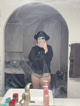 OnlyFans - Miyu Marzipan / @milkymiyu Scene 33 — photo 16 of 20