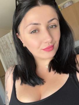 OnlyFans - Roxanne Heaven / @roxanneheaven Scene 15 — photo 1 of 20