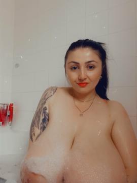 OnlyFans - Roxanne Heaven / @roxanneheaven Scene 17 — photo 19 of 20
