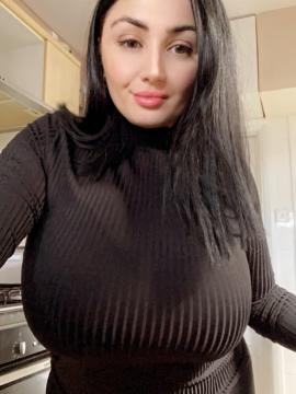 OnlyFans - Roxanne Heaven / @roxanneheaven Scene 37 — photo 3 of 20
