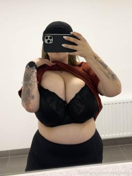 OnlyFans - Roxanne Heaven / @roxanneheaven Scene 109 — photo 2 of 20