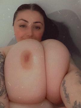 OnlyFans - Roxanne Heaven / @roxanneheaven Scene 184 — photo 14 of 20