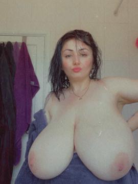 OnlyFans - Roxanne Heaven / @roxanneheaven Scene 228 — photo 14 of 20