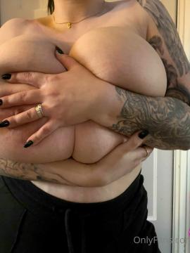 OnlyFans - Roxanne Heaven / @roxanneheaven Scene 299 — photo 11 of 20